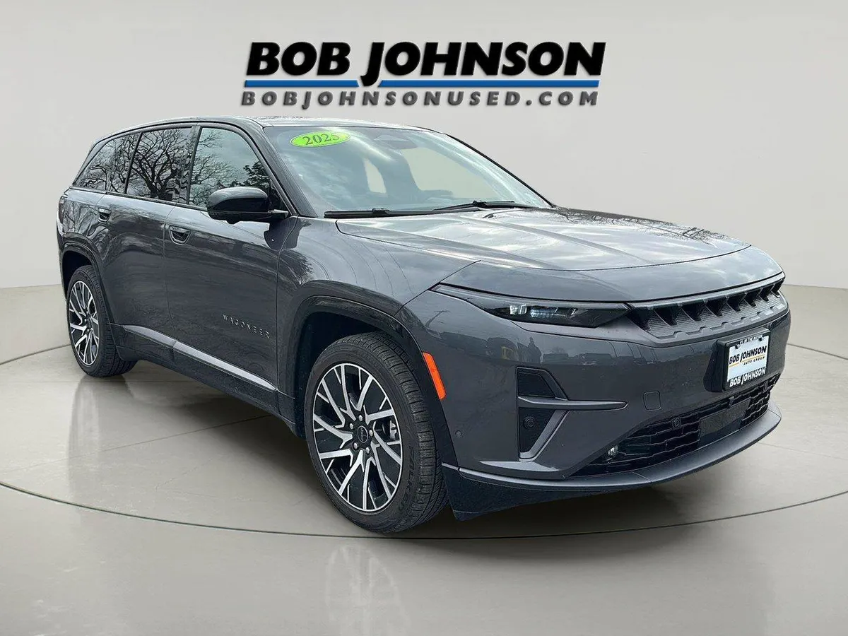 2025 Jeep Wagoneer S