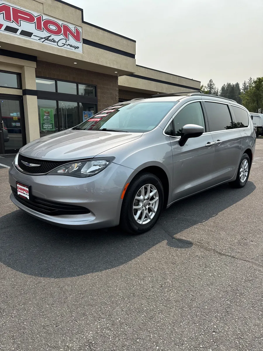 2020 Chrysler Voyager