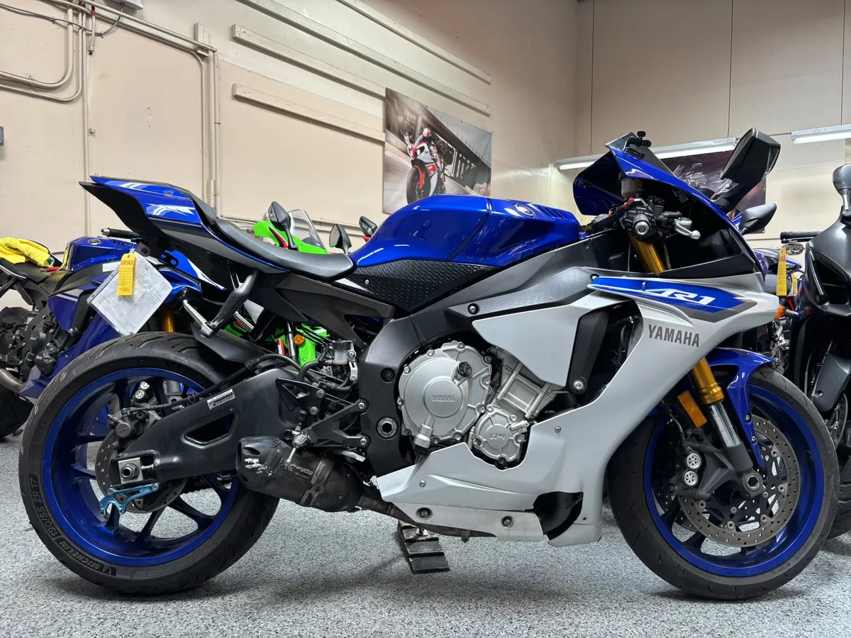 2015 Yamaha R1