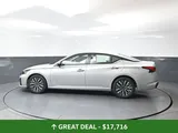 2024 Nissan Altima photo 10
