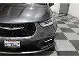 2023 Chrysler Pacifica photo 8