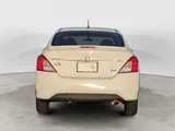 2015 Nissan Versa photo 4