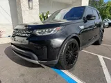 2018 Land Rover Discovery photo 3