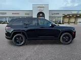 2026 Jeep Grand Cherokee photo 2