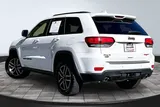 2020 Jeep Grand Cherokee photo 3