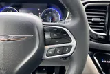 2024 Chrysler Pacifica photo 18