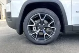 2026 Jeep Cherokee photo 8