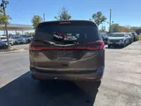 2022 Chrysler Pacifica photo 7