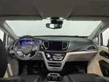 2023 Chrysler Pacifica photo 15