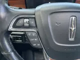 2019 Lincoln Navigator L photo 40