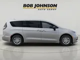 2026 Chrysler Pacifica photo 8