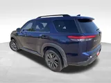2024 Nissan Pathfinder photo 6