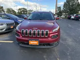 2017 Jeep Cherokee photo 2