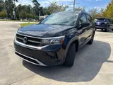 2023 Volkswagen Taos photo 3