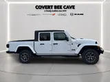 2026 Jeep Gladiator photo 11
