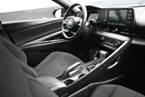 2025 Hyundai Elantra photo 12