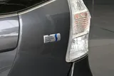 2012 Toyota Prius v photo 10