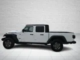 2026 Jeep Gladiator photo 2