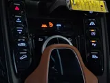 2022 Aston Martin DBX photo 24