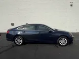2017 Chevrolet Malibu photo 6
