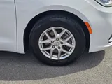 2024 Chrysler Pacifica photo 28