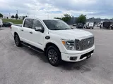 2017 Nissan Titan photo 1