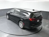 2027 Chrysler Pacifica photo 37