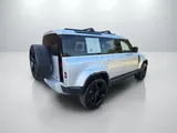 2023 Land Rover Defender photo 7