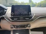 2025 Nissan Altima photo 30
