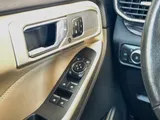 2021 Ford Explorer photo 17