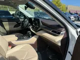 2020 Toyota Highlander photo 17