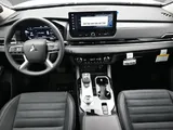 2026 Mitsubishi Outlander photo 11