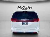 2023 Chrysler Pacifica photo 6