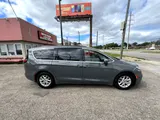 2022 Chrysler Pacifica photo 5