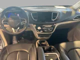 2024 Chrysler Pacifica photo 31