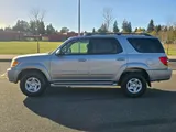 2002 Toyota Sequoia photo 2