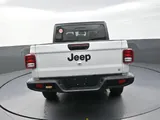 2026 Jeep Gladiator photo 7