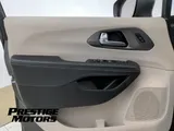 2023 Chrysler Pacifica photo 21