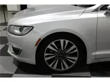 2017 Lincoln MKZ photo 9