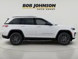 2027 Jeep Grand Cherokee photo 8