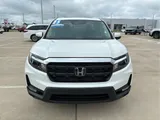 2025 Honda Ridgeline photo 2