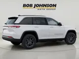 2027 Jeep Grand Cherokee photo 7