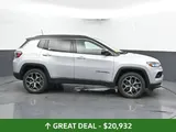 2025 Jeep Compass photo 4