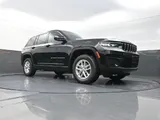 2026 Jeep Grand Cherokee photo 18