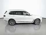 2024 BMW X7 photo 8