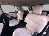 2020 Ford Explorer photo 16