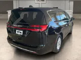 2024 Chrysler Pacifica photo 6