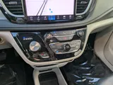 2024 Chrysler Pacifica photo 25