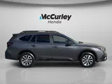2020 Subaru Outback photo 2