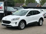 2022 Ford Escape photo 2